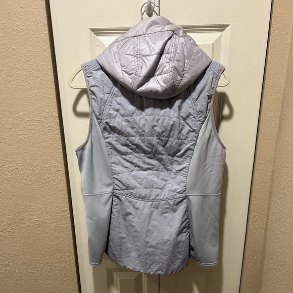 Lululemon Another Mile Vest in Blue/Lavender , size 12 - Picture 5 of 14